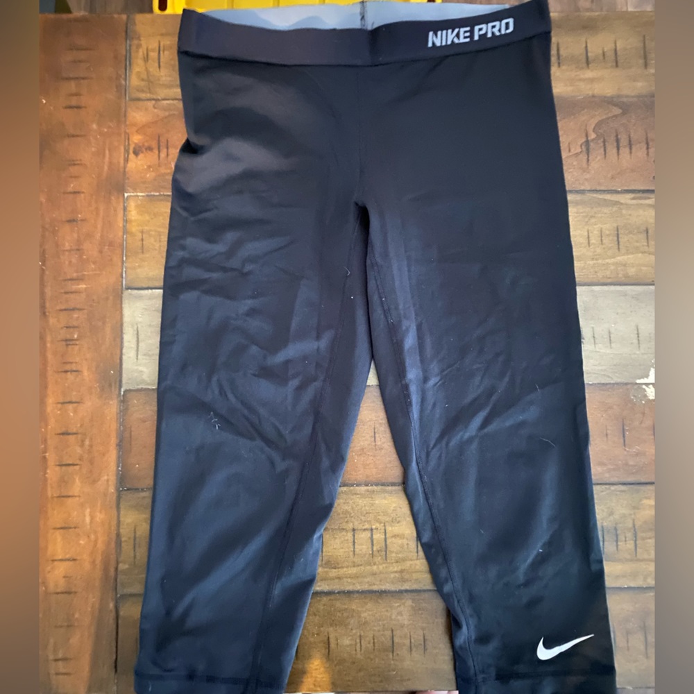 Nike Pro-Fit cropped leggings